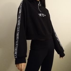 FOREVER 21 Zip Up Long Sleeve Crop Top